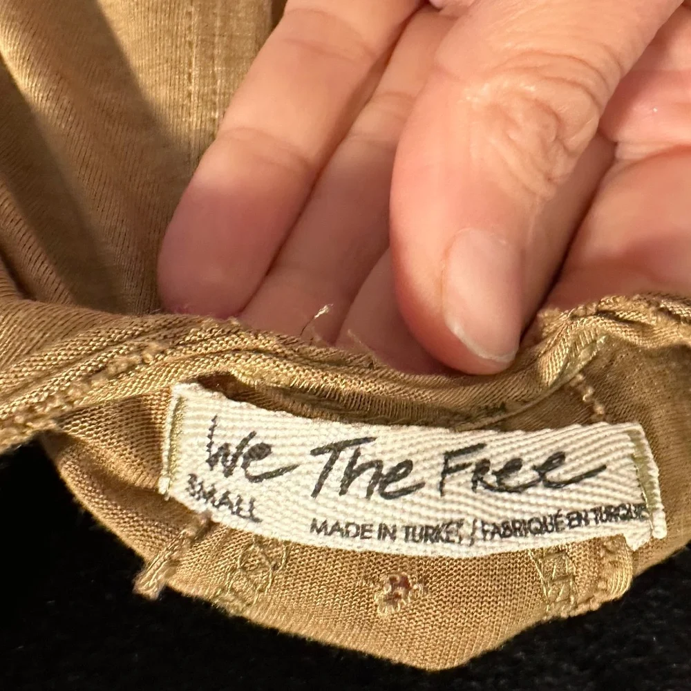 Free People we the Free lightweight layer Tank. NWOT